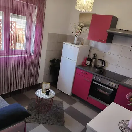 Апартаменты Family-friendly With Swimming Pool Hvar - 24484 Хвар