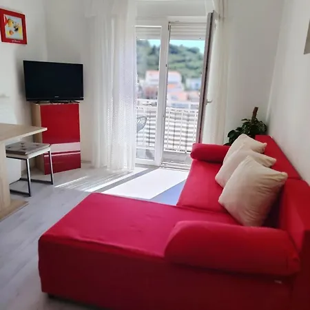 Апартаменты Family-friendly With Swimming Pool Hvar - 24484 *