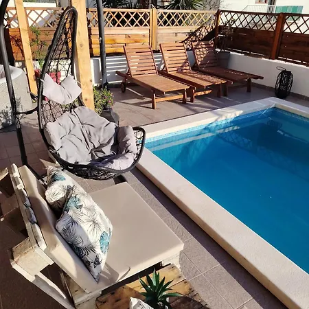 Апартаменты Family-friendly With Swimming Pool Hvar - 24484 *