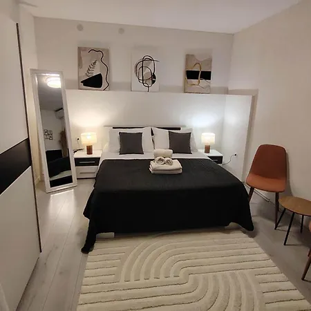 Апартаменты Family-friendly With Swimming Pool Hvar - 24484 *